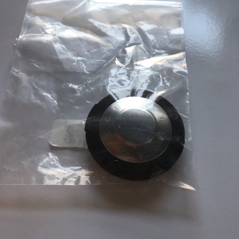 Becca Shimmering Skin Perfector - Moonstone .085oz - Picture 4 of 6